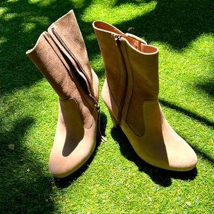 Ugg boots, size 8. Gently used, great condition.